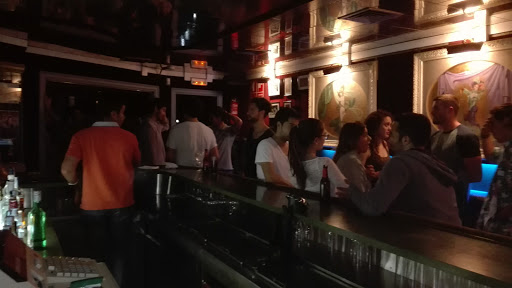 Bar con música en directo  Línea 3 - Pub Km
